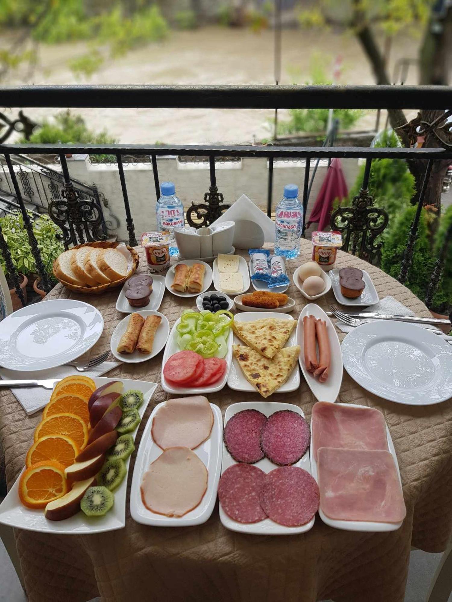 Borjomi Classic Hotel Ngoại thất bức ảnh