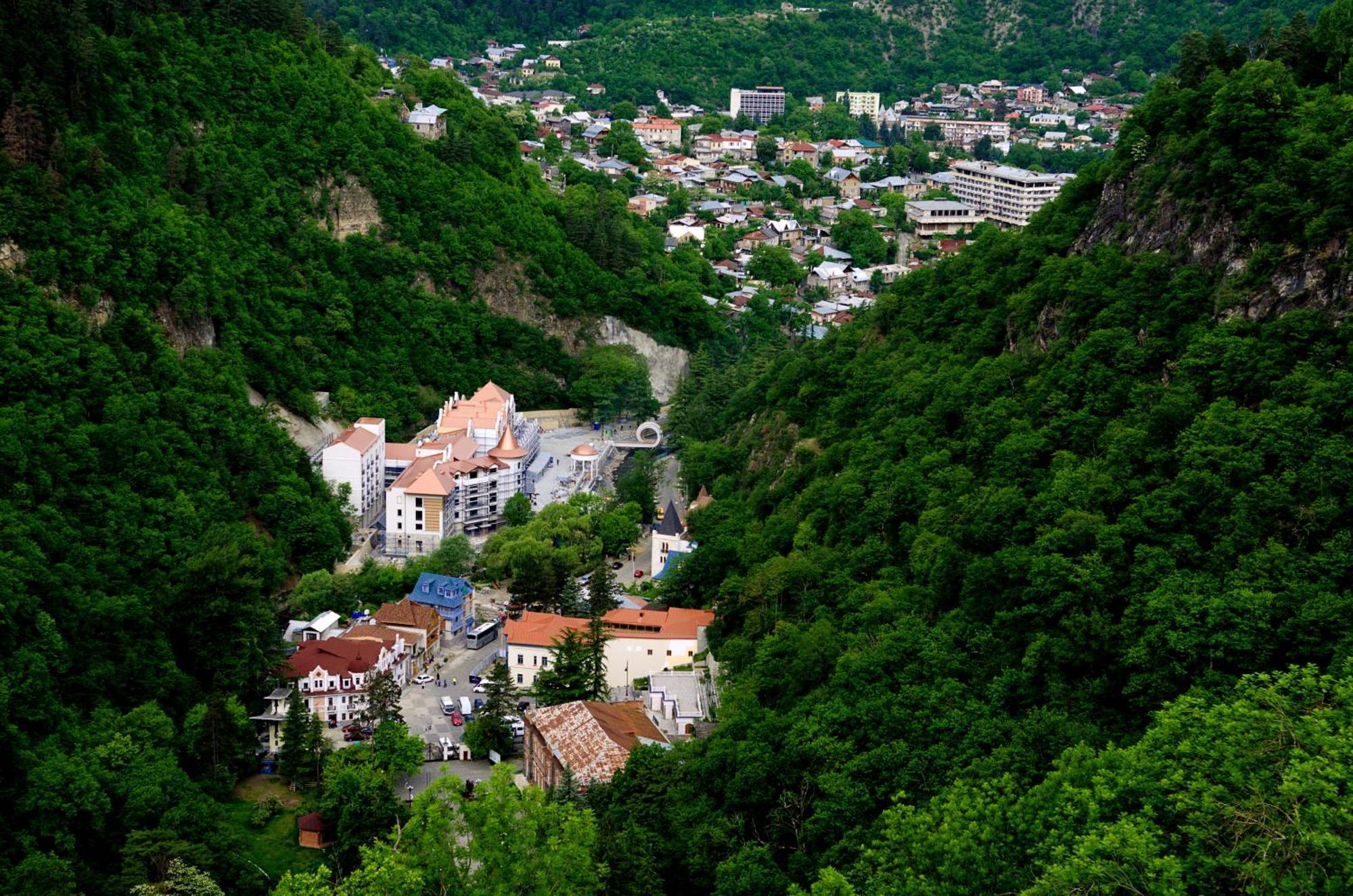 Borjomi Classic Hotel Ngoại thất bức ảnh