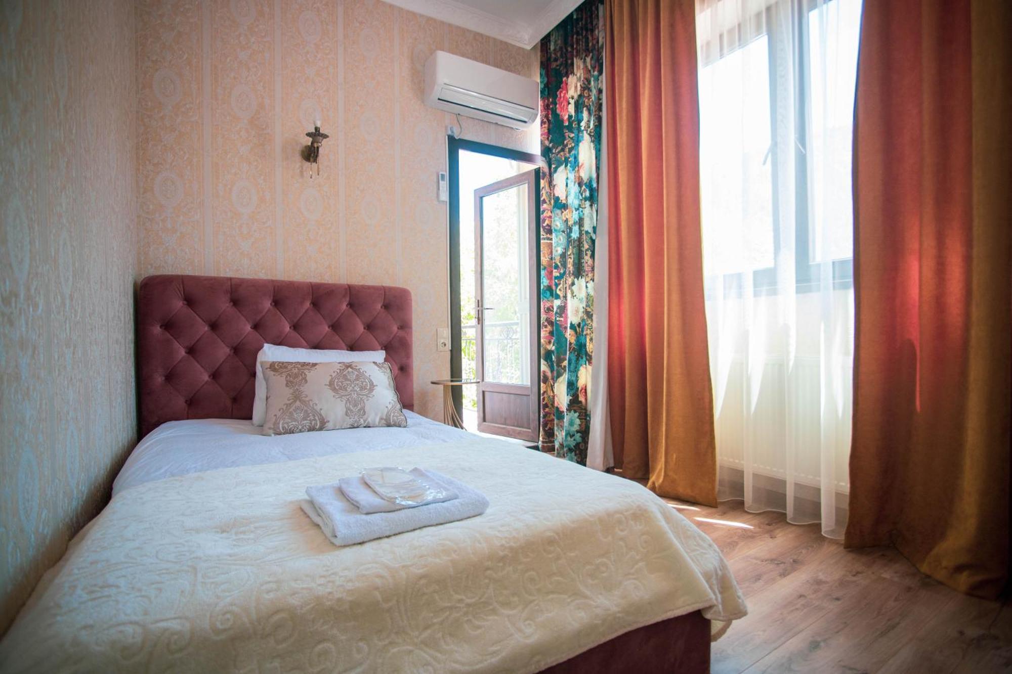 Borjomi Classic Hotel Ngoại thất bức ảnh