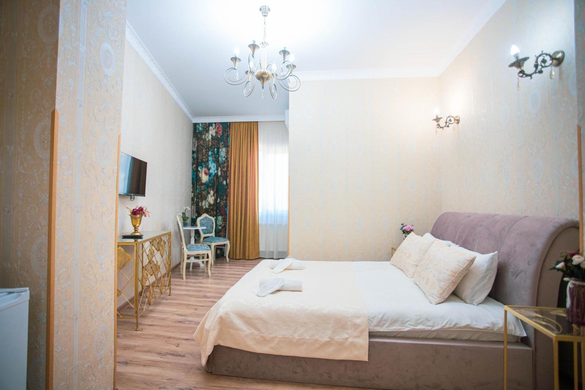 Borjomi Classic Hotel Ngoại thất bức ảnh
