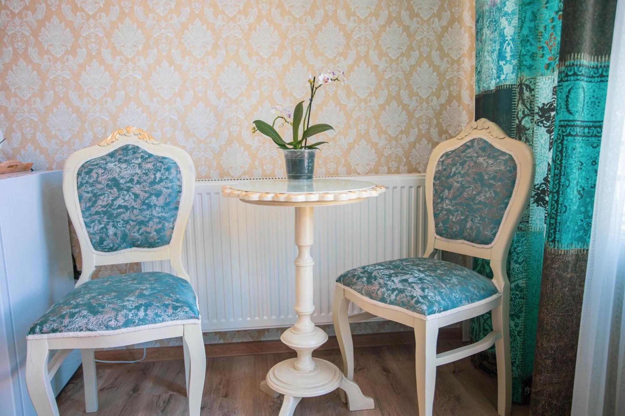 Borjomi Classic Hotel Ngoại thất bức ảnh