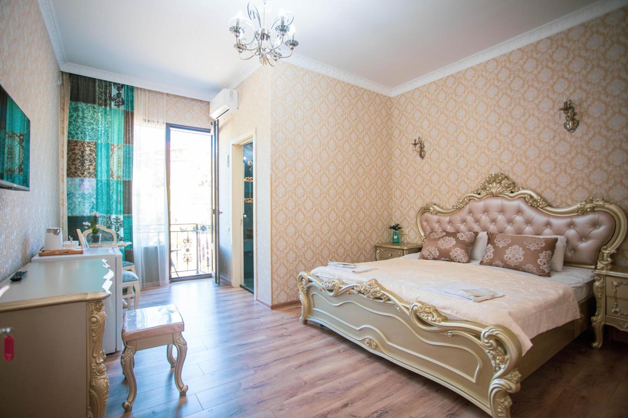 Borjomi Classic Hotel Ngoại thất bức ảnh