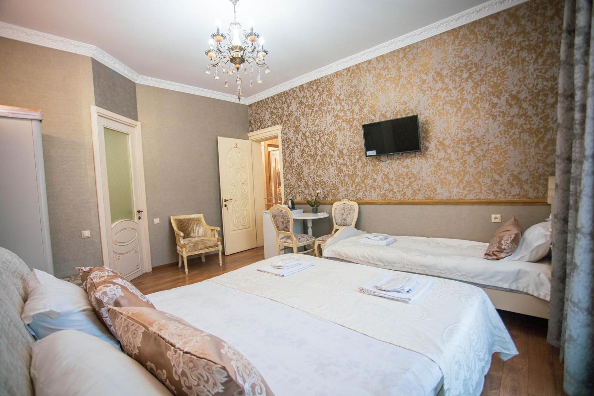Borjomi Classic Hotel Ngoại thất bức ảnh