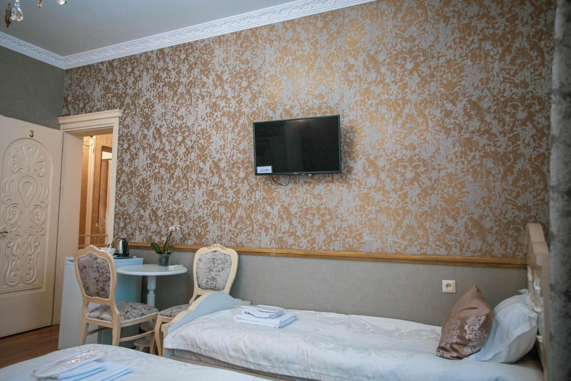 Borjomi Classic Hotel Ngoại thất bức ảnh