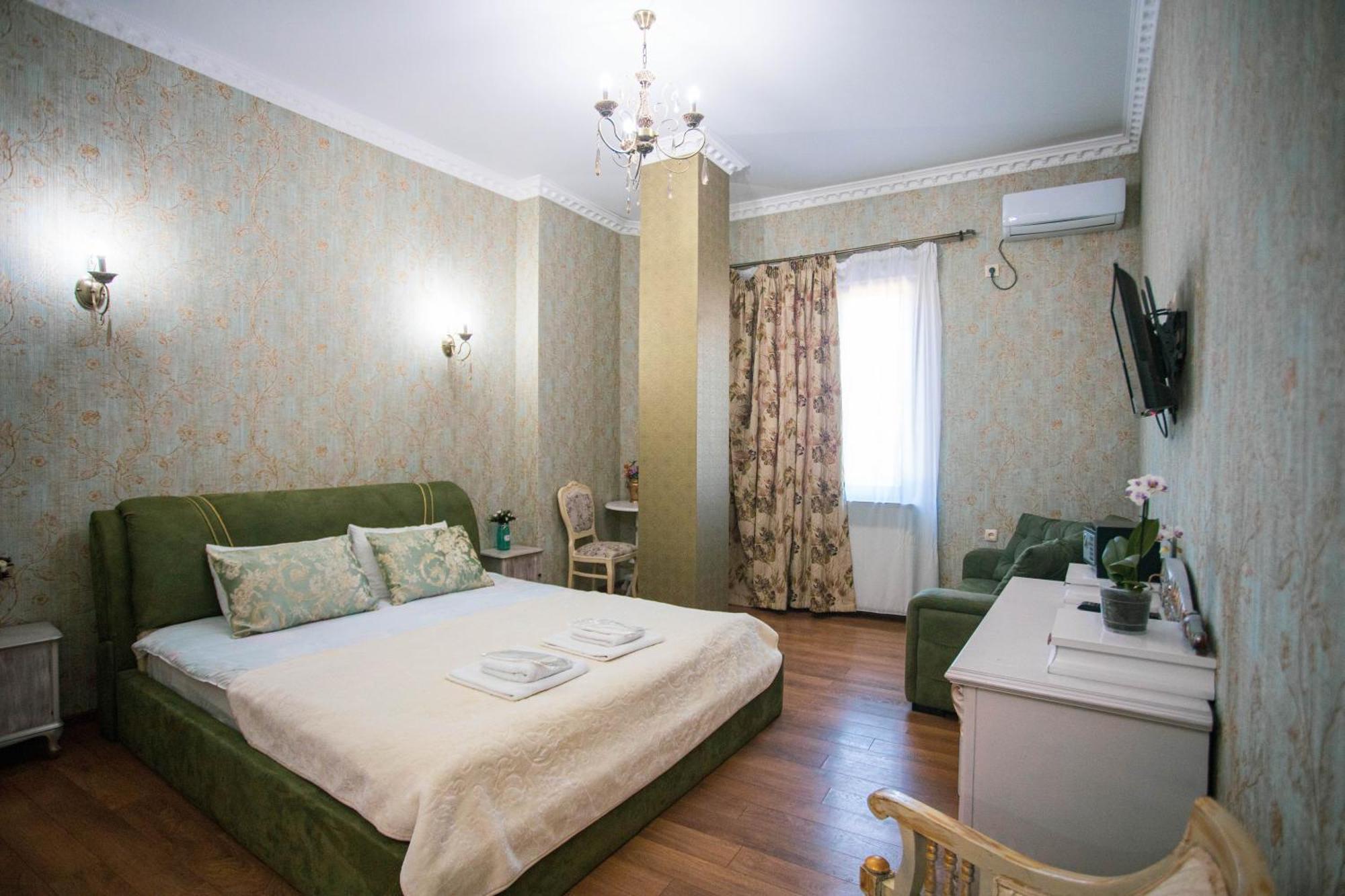 Borjomi Classic Hotel Ngoại thất bức ảnh