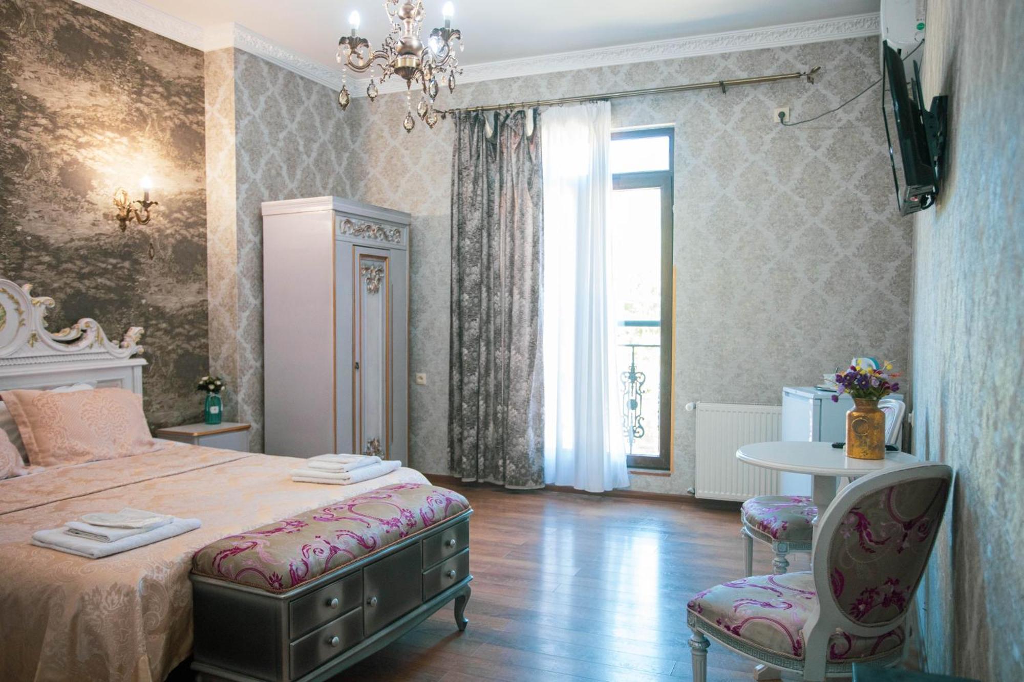 Borjomi Classic Hotel Ngoại thất bức ảnh