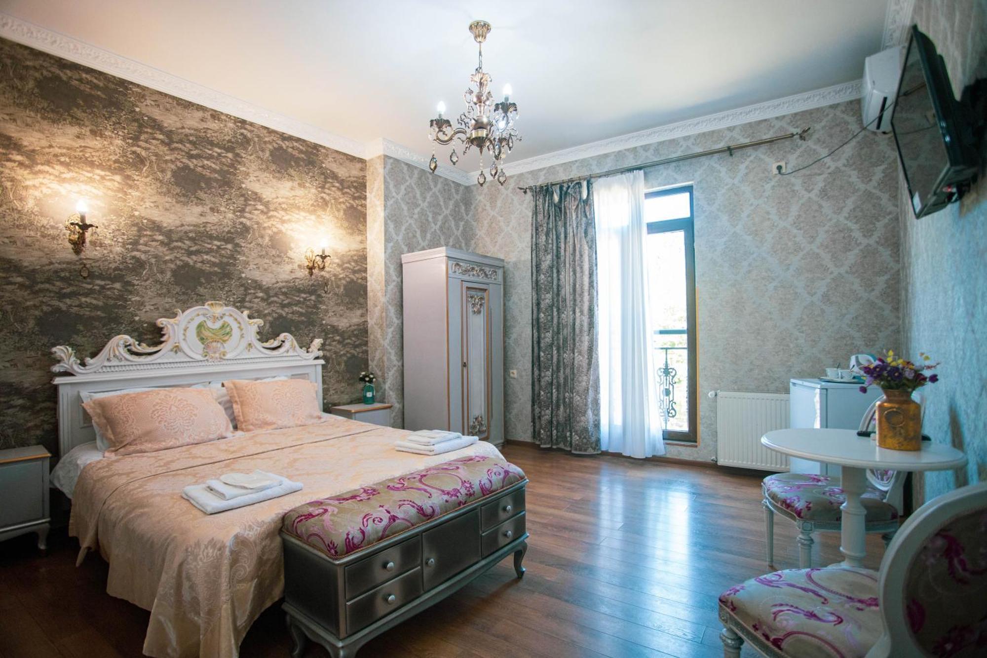 Borjomi Classic Hotel Ngoại thất bức ảnh