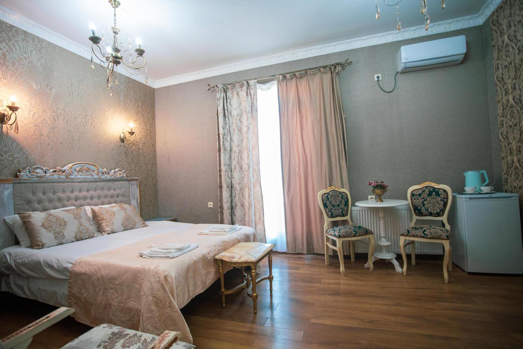 Borjomi Classic Hotel Ngoại thất bức ảnh