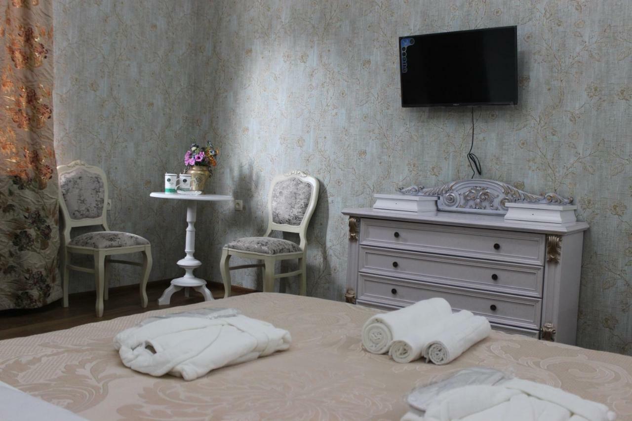 Borjomi Classic Hotel Ngoại thất bức ảnh