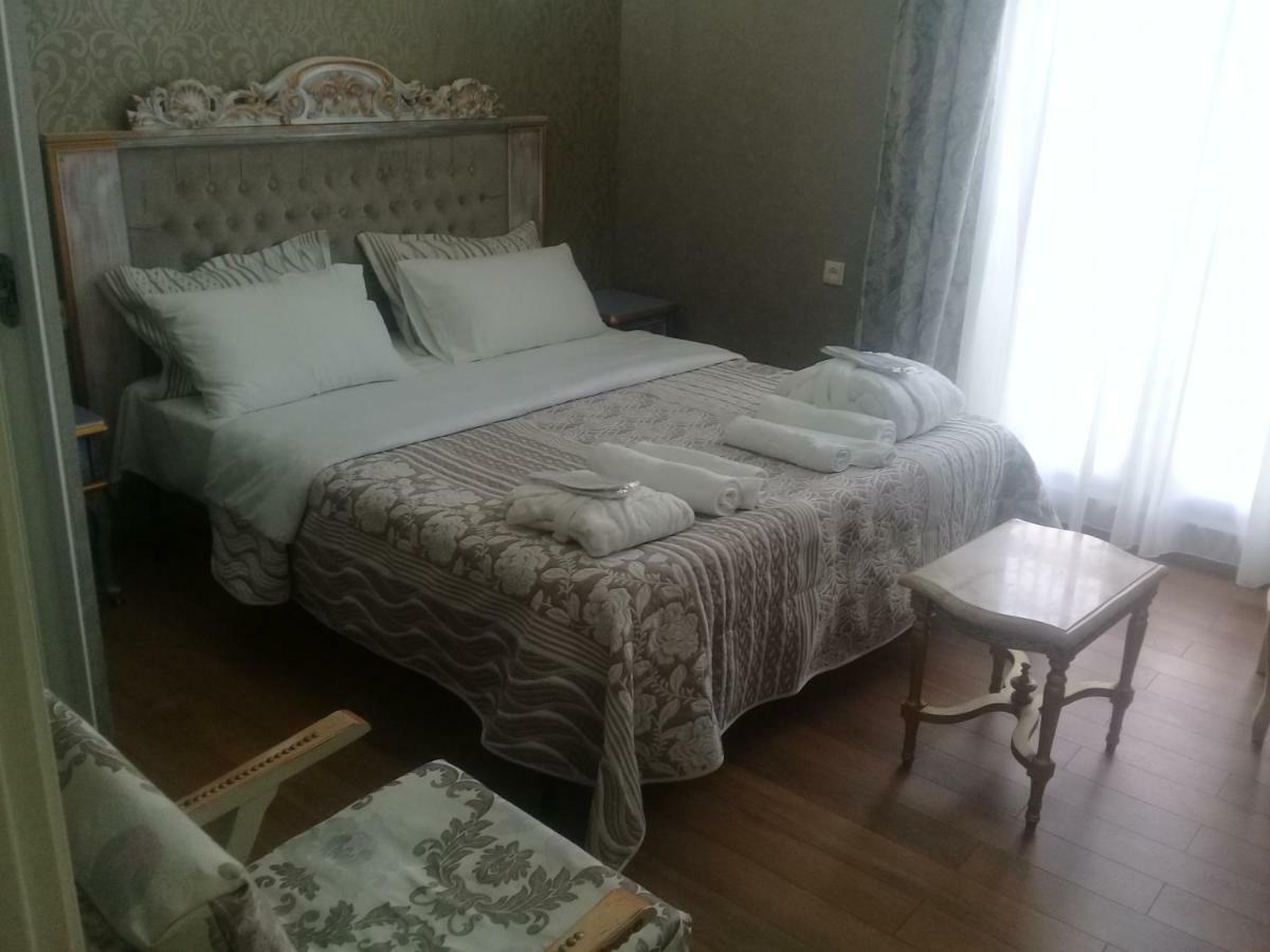 Borjomi Classic Hotel Ngoại thất bức ảnh